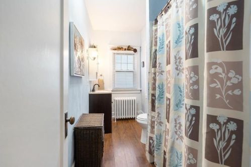 556 Perry Hwy, Pittsburgh PA 15229-2723 exterior