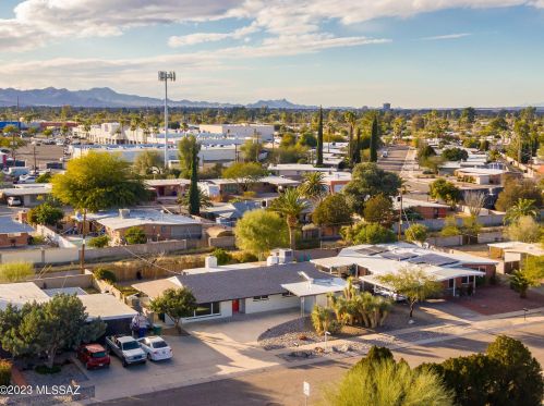 2520 Calle Cordova, Tucson AZ  85710-5732 exterior