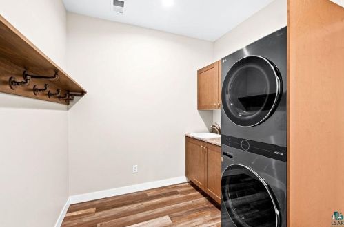 4063 Ugstad Rd, Duluth MN 55811-3621 exterior