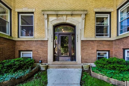 1315 Winnemac Ave, Chicago IL  60640-2905 exterior