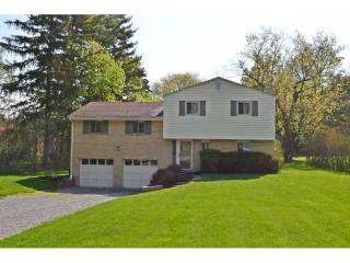 2382 Jenkinson Dr, Pittsburgh, PA 15237-6620