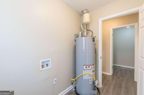 4335 Greenleaf Rd, Atlanta GA exterior