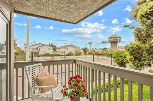 3110 Sunset Ln, Oxnard CA  93035-3945 exterior