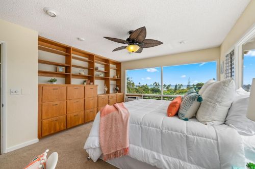 4933 Waa St, Honolulu HI 96821-1445 exterior