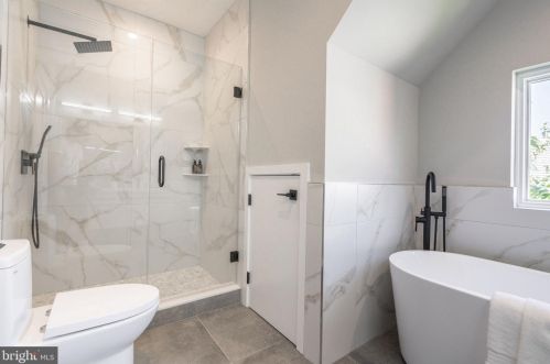 2005 Kater St, Philadelphia PA 19147-1817 exterior