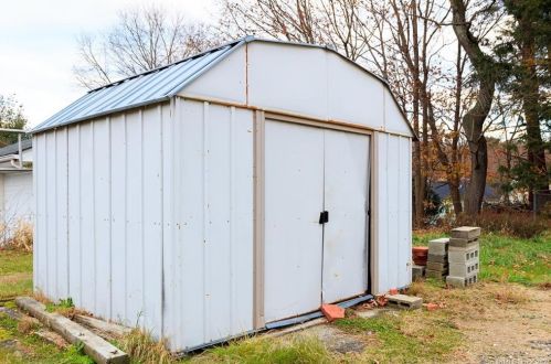 104 St, Killingly CT 06239-1927 exterior