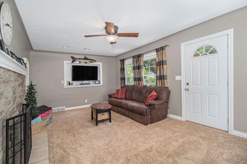 8551 Riverview Dr, Kalamazoo MI 49004-8612 exterior