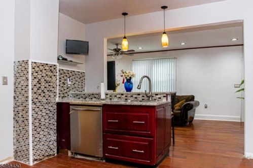 22 Berkeley Ter, Plainfield NJ 07062-1517 exterior