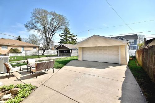 9835 Harding Ave, Chicago IL 60655-4017 exterior