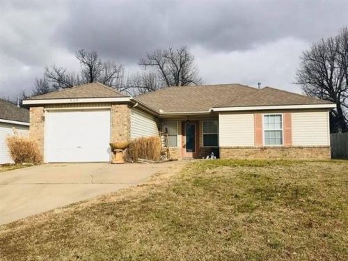 668 Marigold Ave, Springdale, AR 72764-1808