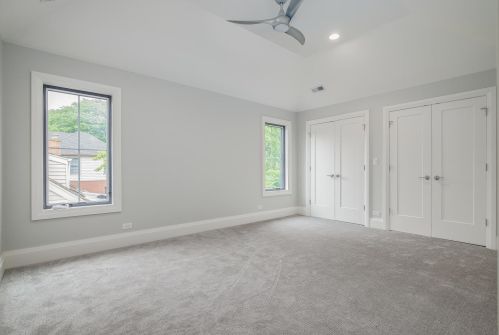 642 Hillside Ave, Elmhurst IL 60126-4247 exterior