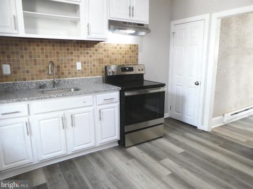 3912 Darien St, Philadelphia PA 19140-3211 exterior