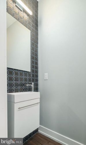 1313 29 St, Philadelphia PA 19121-4503 exterior