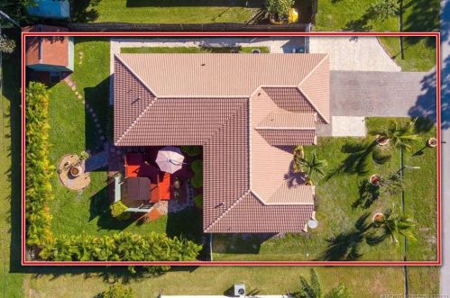 1131 Haleyberry Ave, Fort Pierce FL 34953-6832 exterior