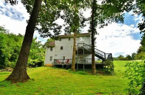 729 Crestview Ter, Gainesville GA 30501-3109 exterior