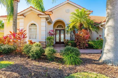 10839 Barbados Isle Dr, Tampa, FL 33647-2792