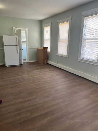 207 Hobart St, Meriden, CT 06450-4306