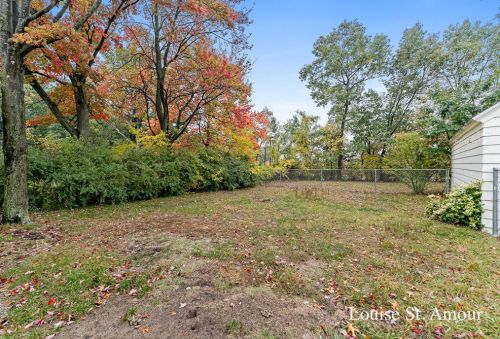 35 Maplewood Ave, Meskegon MI  49444-3045 exterior