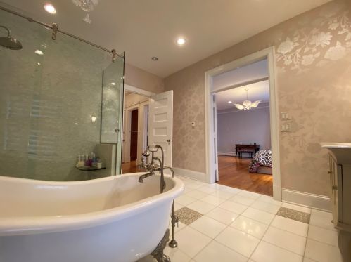 1000 48th St, Chicago IL 60615-1802 exterior