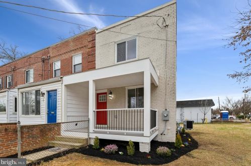 1 Clifford Ave, Alexandria, VA 22305-2702