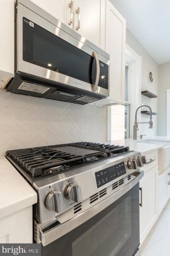 5132 12 St, Philadelphia PA 19123-1103 exterior