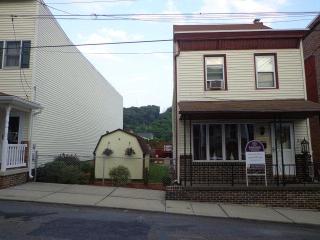 339 Prospect St, Primrose, PA 17901-1221