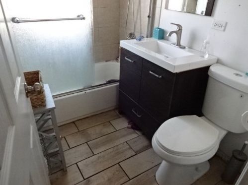 1300 7 Ave, Broadview IL 60153-2028 exterior