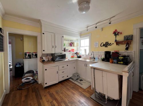 22 South St, Concord NH 03301-2664 exterior