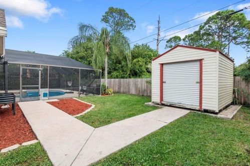 3851 Ramspeck St, Fort Pierce FL  34953-5381 exterior