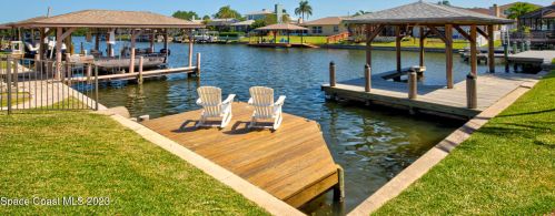 2390 Sykes Crk Dr, Merritt Island FL 32953-2954 exterior