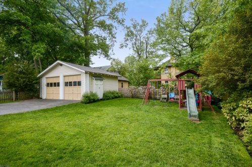 10 Madison Ave, Maplewood NJ 07040-2207 exterior