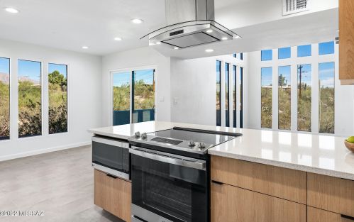 851 Roller Coaster Rd, Tucson AZ  85704-2626 exterior