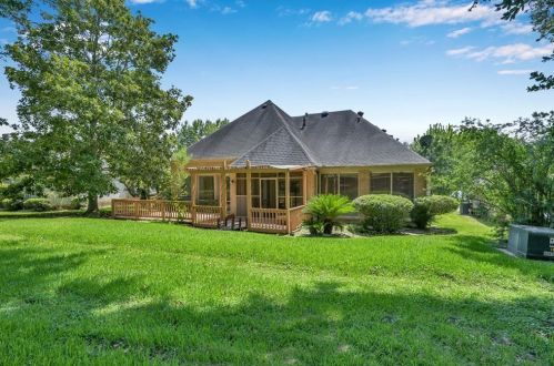 141 April Waters Dr, Montgomery TX 77356-8831 exterior