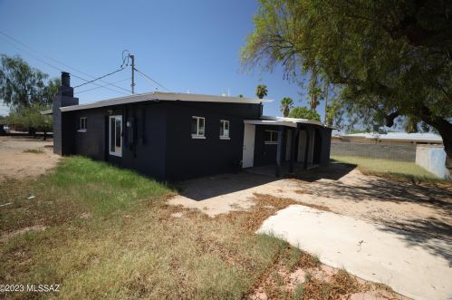 5751 28 St, Tucson AZ 85711-5925 exterior