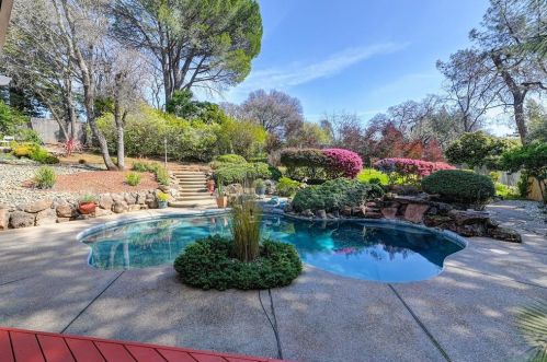 9811 Blue Lk Dr, Folsom CA 95630-1909 exterior