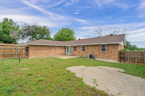 1128 Gln Park Dr, Dallas TX 75241-1926 exterior