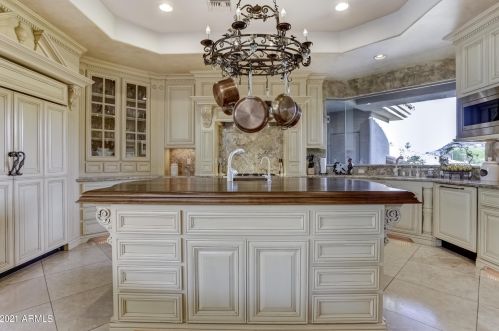 13841 Cyn Dr, Phoenix AZ 85016-2403 exterior