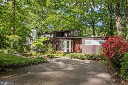 7901 Park Crest Dr, Silver Spring, MD 20910-5414