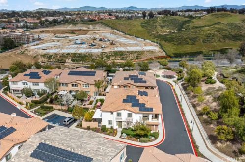 28060 Calle Lumina, Temecula CA 92592-7005 exterior