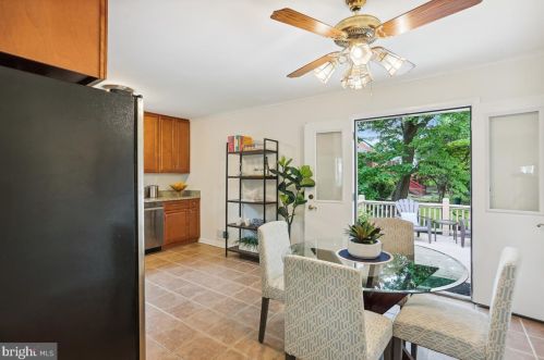 218 Forest Ave, Rockville MD 20850-1820 exterior