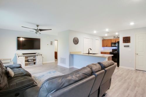 275 Ridgecrest Dr, Fort Pierce FL  34953-8305 exterior