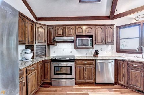 8388 Lake Dr, Lithonia GA  30039-5724 exterior