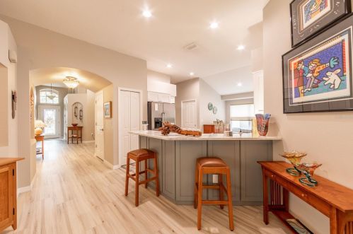 10006 Bridgeton Dr, Tampa FL  33626-1840 exterior