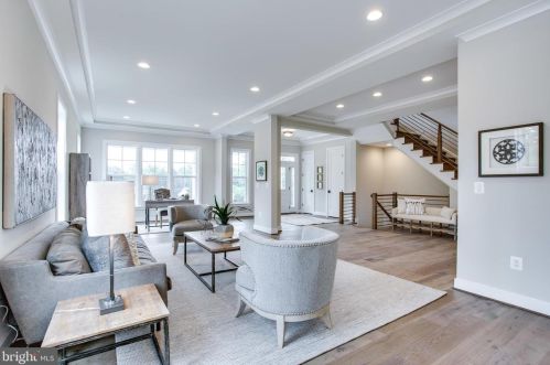 1978 Kirby Rd, Mc Lean VA 22101-5326 exterior