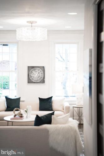 1012 8 St, Washington DC 20002-3621 exterior