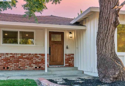 4668 Springwood Way, Concord CA  94521-2046 exterior