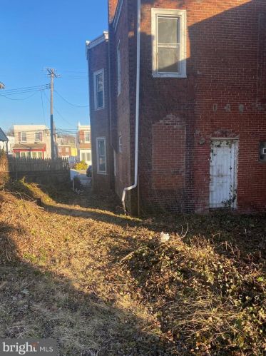 120 6 St, Darby PA 19023-2306 exterior