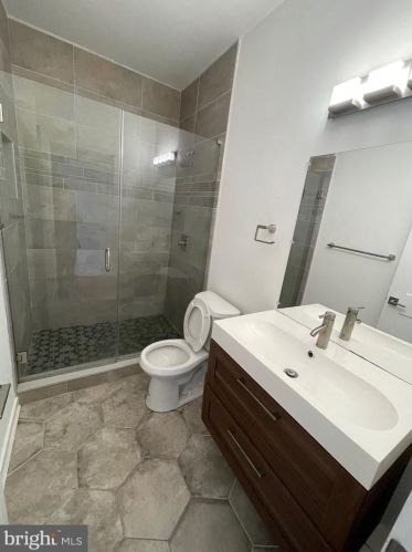 924 15 St, Philadelphia PA 19146-2141 exterior