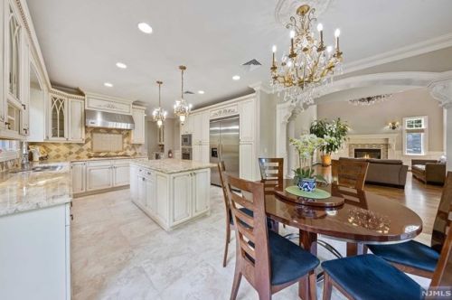 32 Lenox Ave, Demarest NJ 07627-2112 exterior