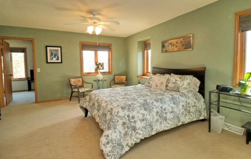 12393 Waterford Ave, Milwaukee WI 53235-4922 exterior